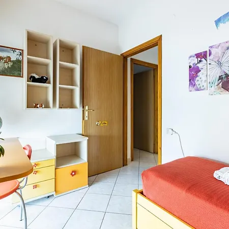 Apartment With Balcony Near Cisanello Hospital *